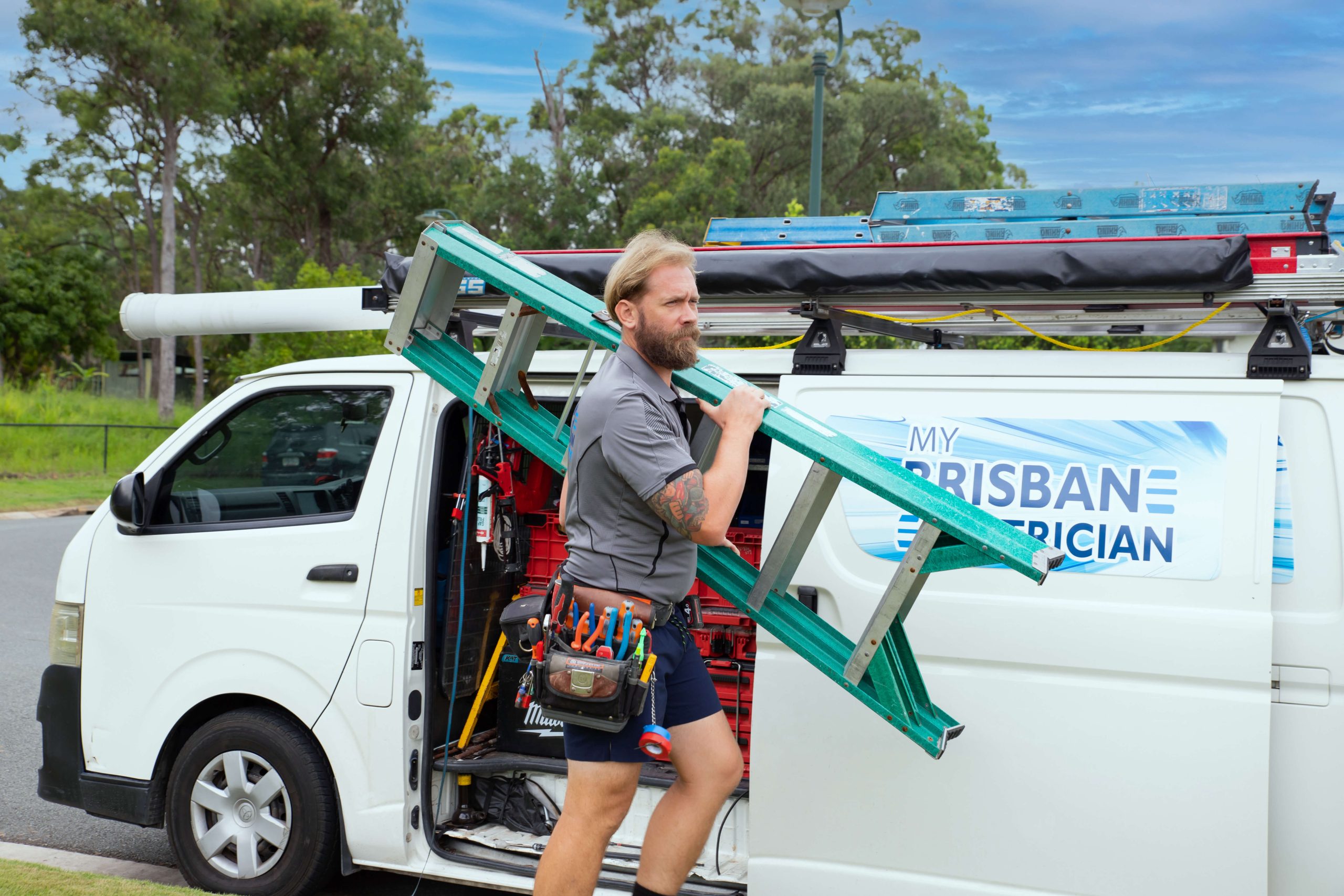 Electrician located in brisbane doing domestic electrical work